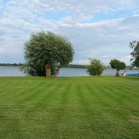 Landferienhof "Mueritzufer" Ludorf Bagian luar foto