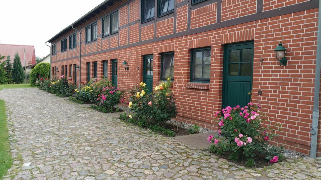 Landferienhof "Mueritzufer" Ludorf Bagian luar foto